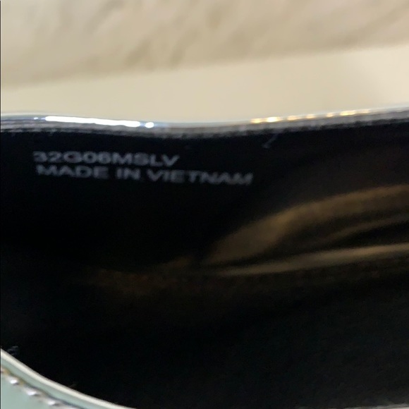 Metallic heels - Picture 6 of 8